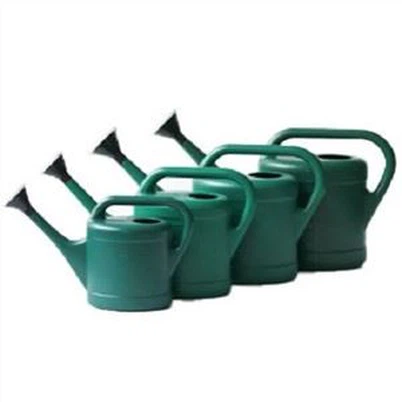 Muovinen kastelukannu